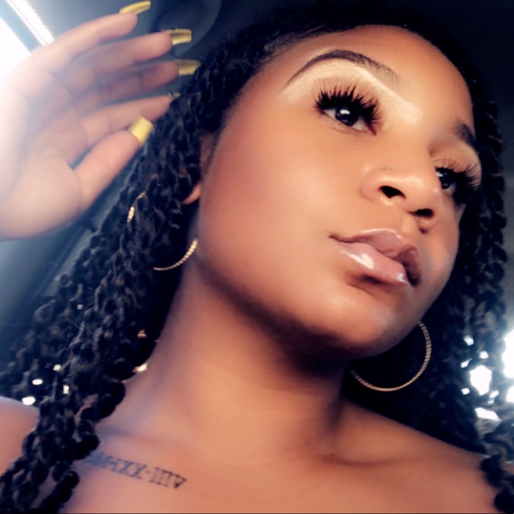 Meet your Posher, Alneisha